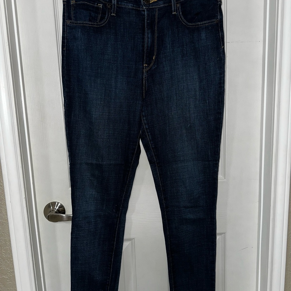 Levi's Women's Dark Indigo Skinny Jeans